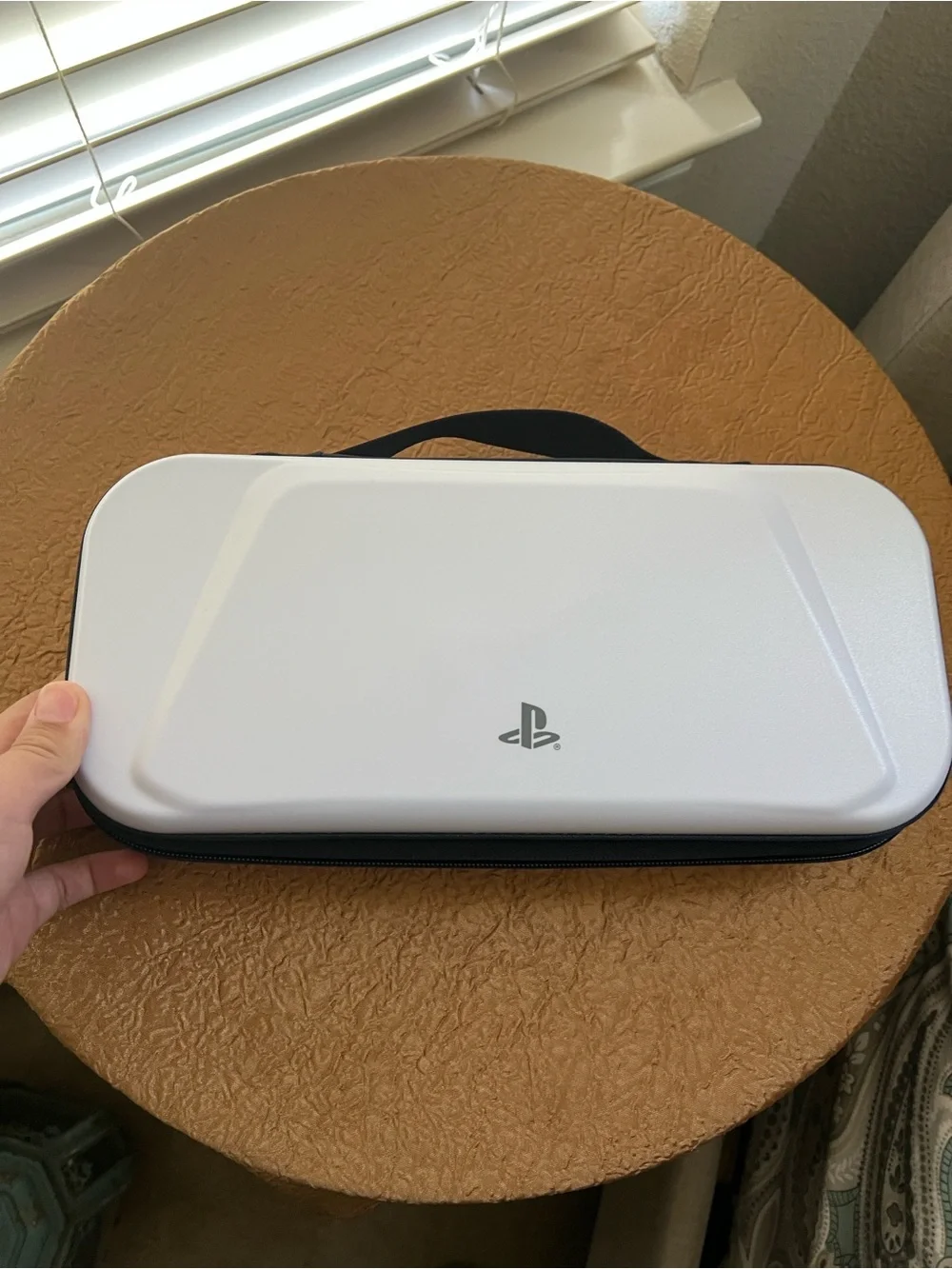Sony PlayStation portable black and white come with white official case